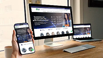 Criação de layout exclusivo para E-commerce da loja Aprova Cursos, usando tema customizado pela agência, para Tray Commerce